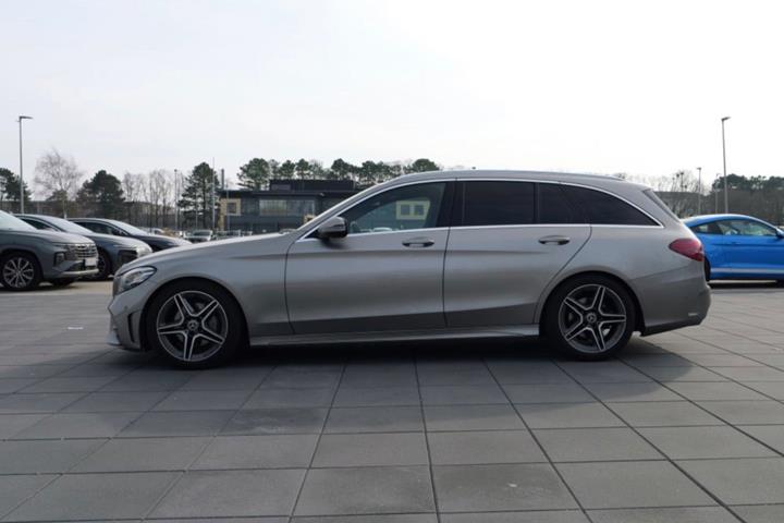 Grå Mercedes C220 d fra 2019