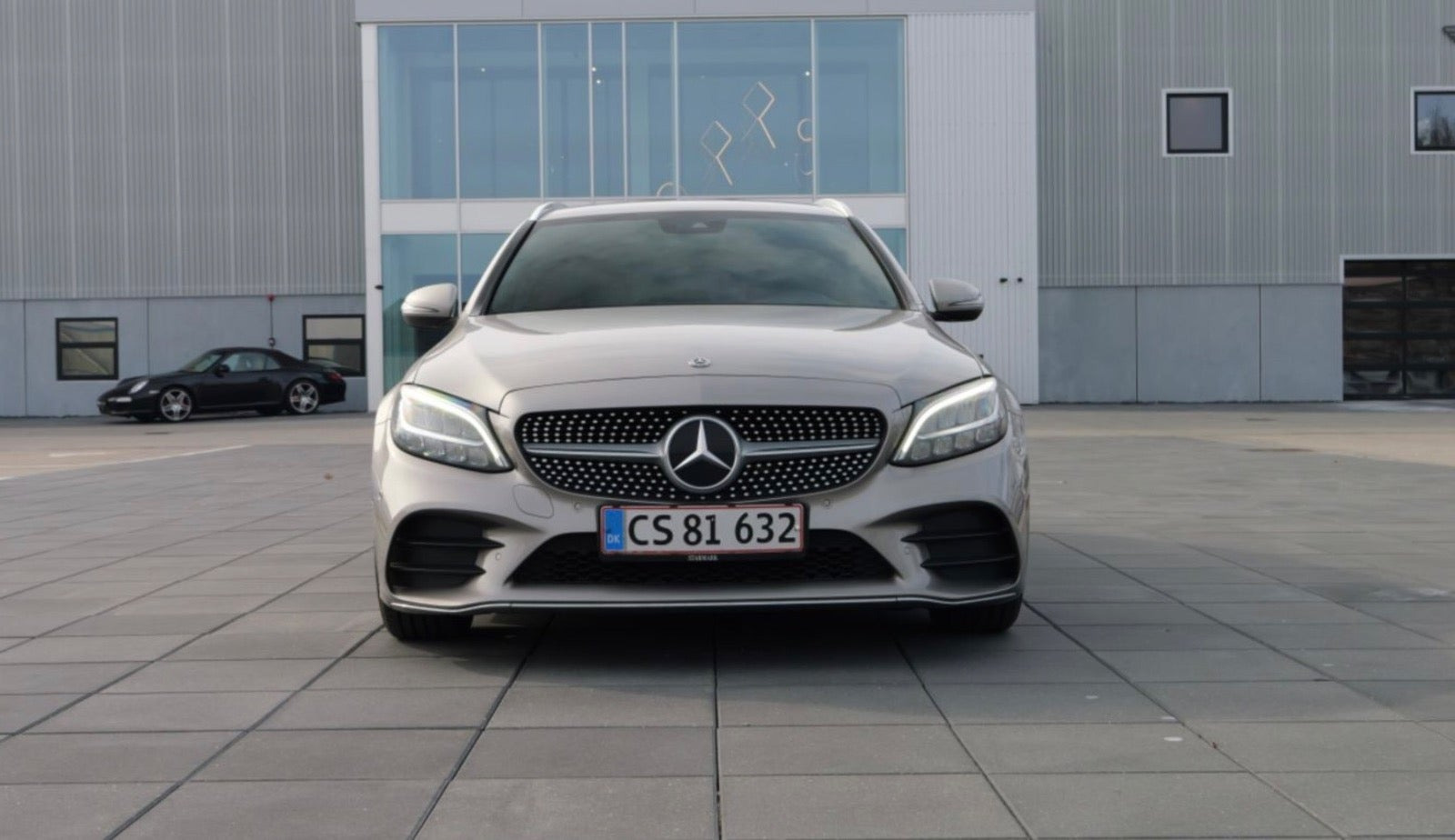 Grå Mercedes C220 d fra 2019