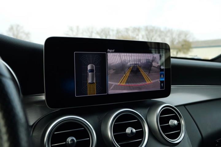 Grå Mercedes C220 d fra 2019