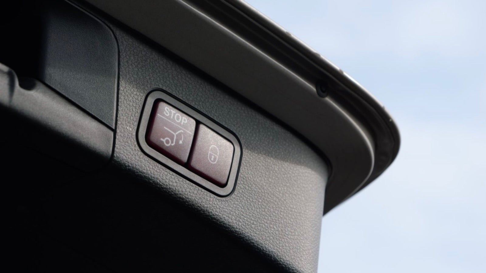 Grå Mercedes C220 d fra 2019