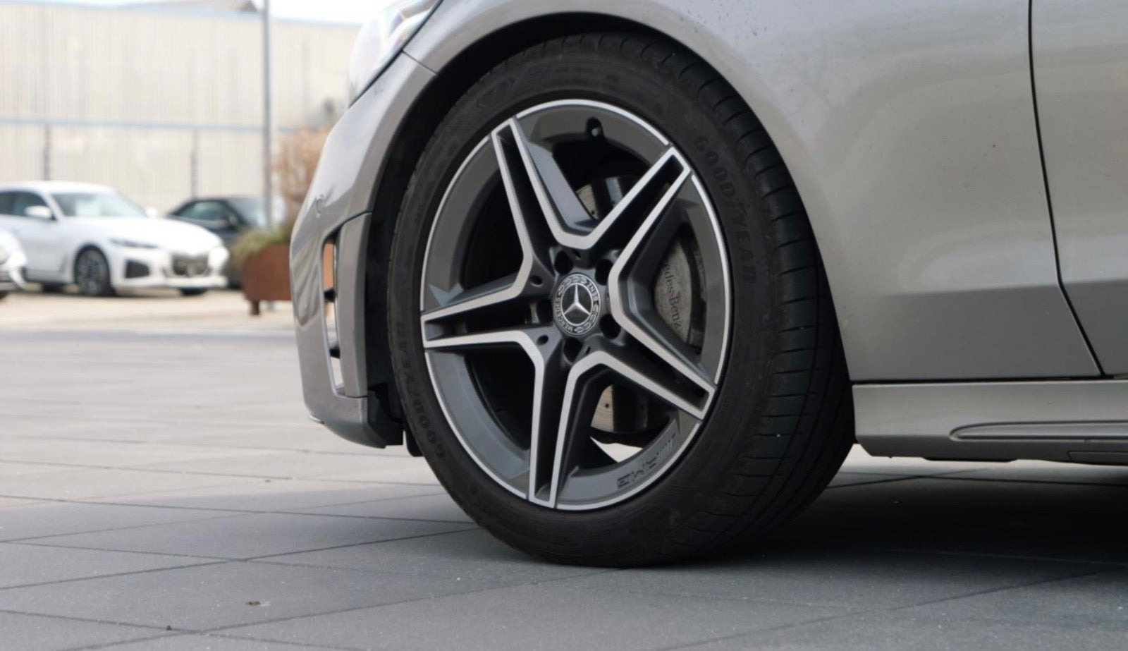 Grå Mercedes C220 d fra 2019