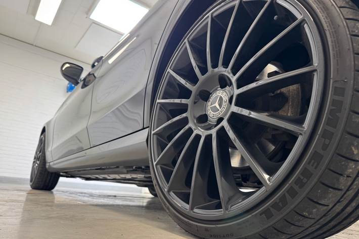 Sort Mercedes C220 fra 2015