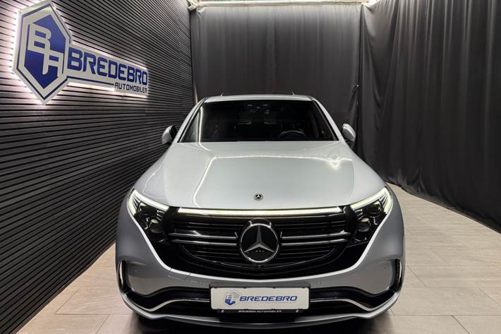 Sølv Mercedes EQC400 fra 2023