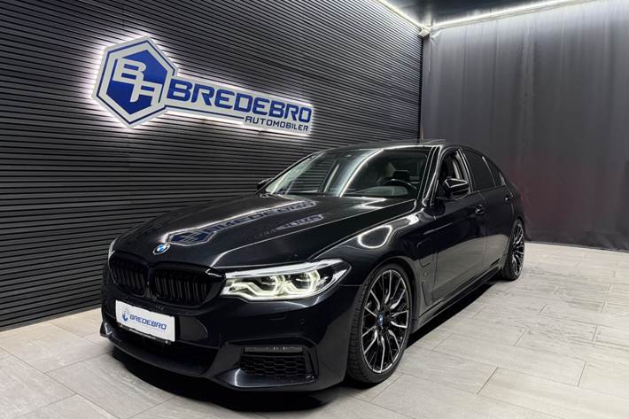 Sort BMW 530e fra 2019