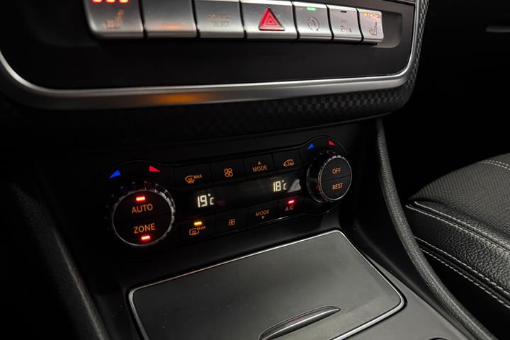 Sort Mercedes A200 fra 2016