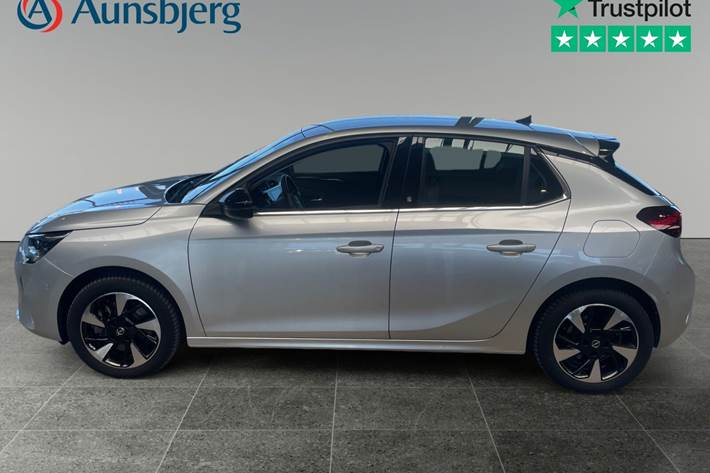 Sølv Opel Corsa-e fra 2023