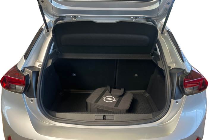 Sølv Opel Corsa-e fra 2023