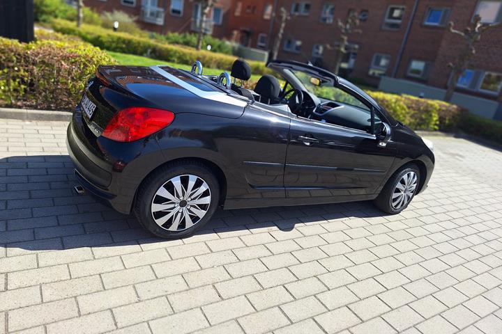 Sort Peugeot 207 fra 2008