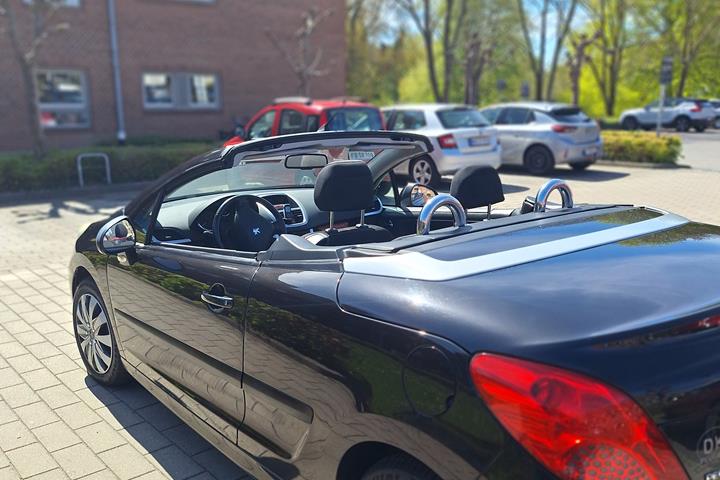 Sort Peugeot 207 fra 2008