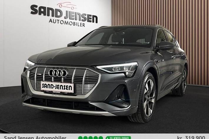 Grå Audi e-tron fra 2022 set udefra
