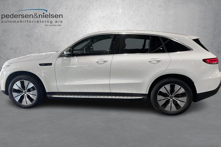 Hvid Mercedes EQC 400 fra 2020