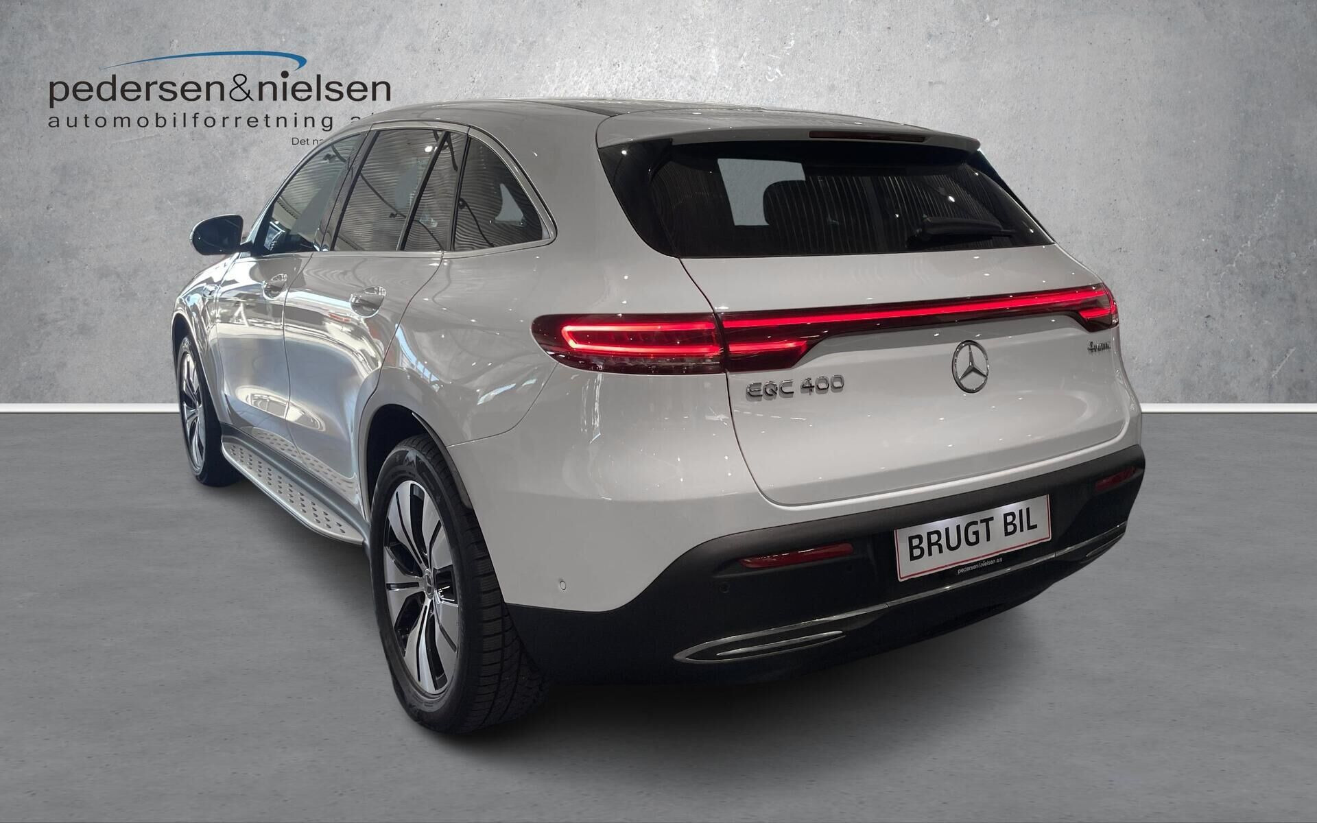 Hvid Mercedes EQC 400 fra 2020