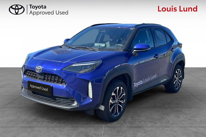 Blå Toyota Yaris Cross fra 2025