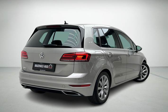 Grå VW Golf Sportsvan fra 2020