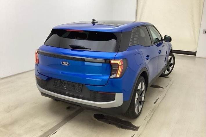 Blå Ford Explorer fra 2025