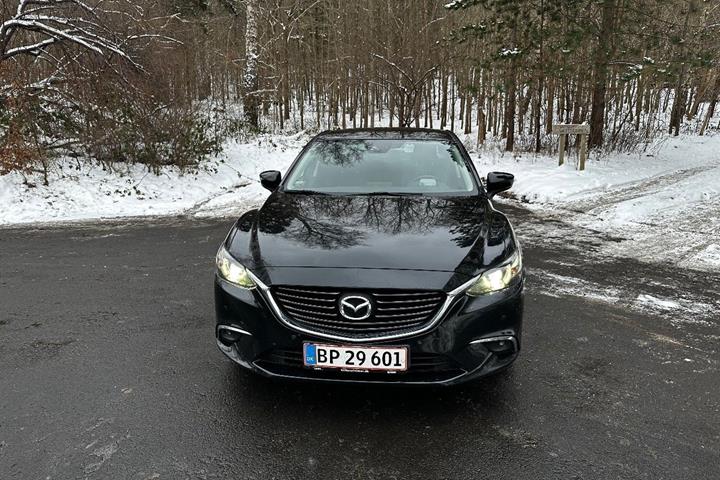 Sort Mazda 6 fra 2017