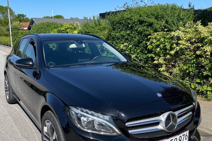 Sort Mercedes C220 d fra 2016