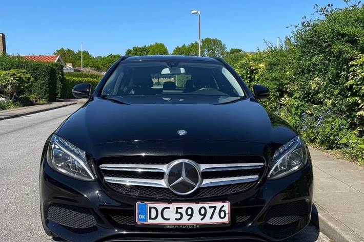 Sort Mercedes C220 d fra 2016