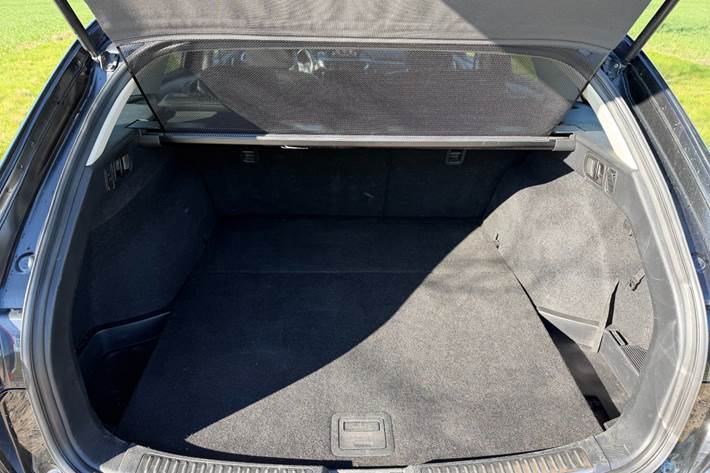 Sort Mazda 6 fra 2015