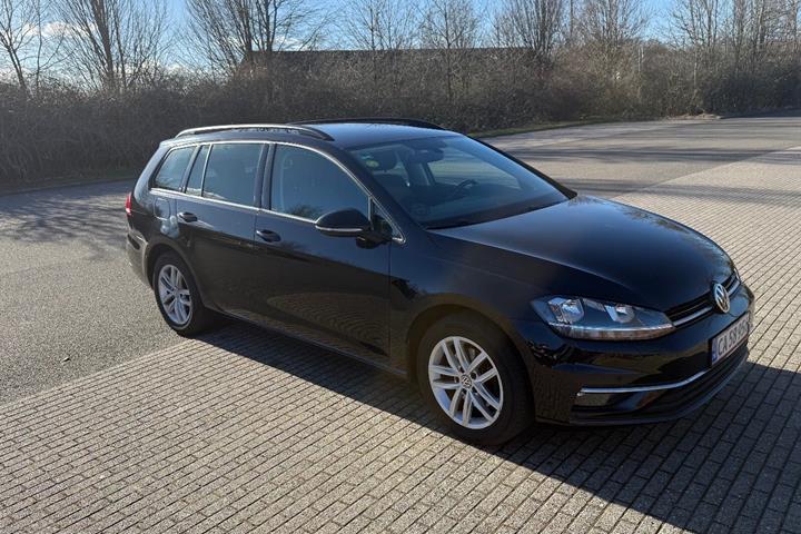 Sort VW Golf VII fra 2017