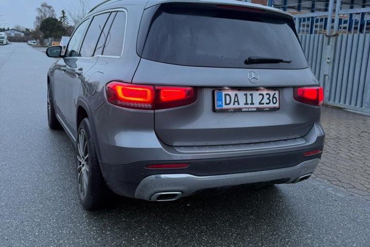 Grå Mercedes GLB200 d fra 2020