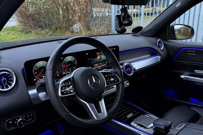 Grå Mercedes GLB200 d fra 2020