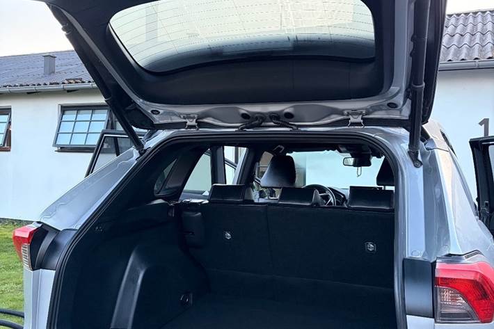 Grå Toyota RAV4 fra 2019