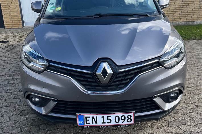 Grå Renault Grand Scenic IV fra 2017