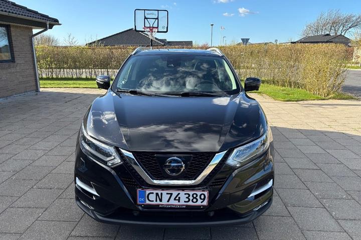Sort Nissan Qashqai fra 2018