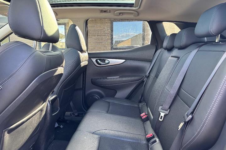 Sort Nissan Qashqai fra 2018