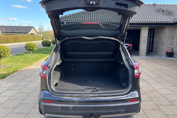 Sort Nissan Qashqai fra 2018
