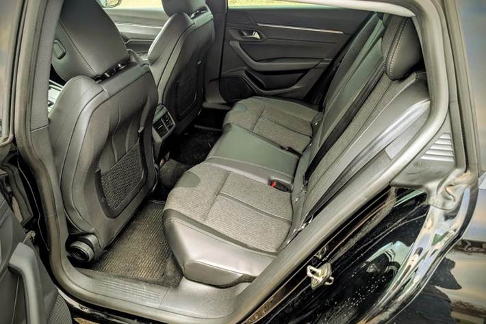 Sort Peugeot 508 fra 2020