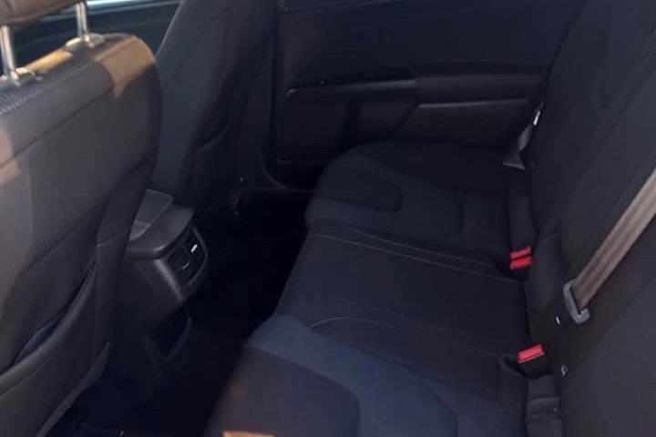 Grå Ford Mondeo fra 2018