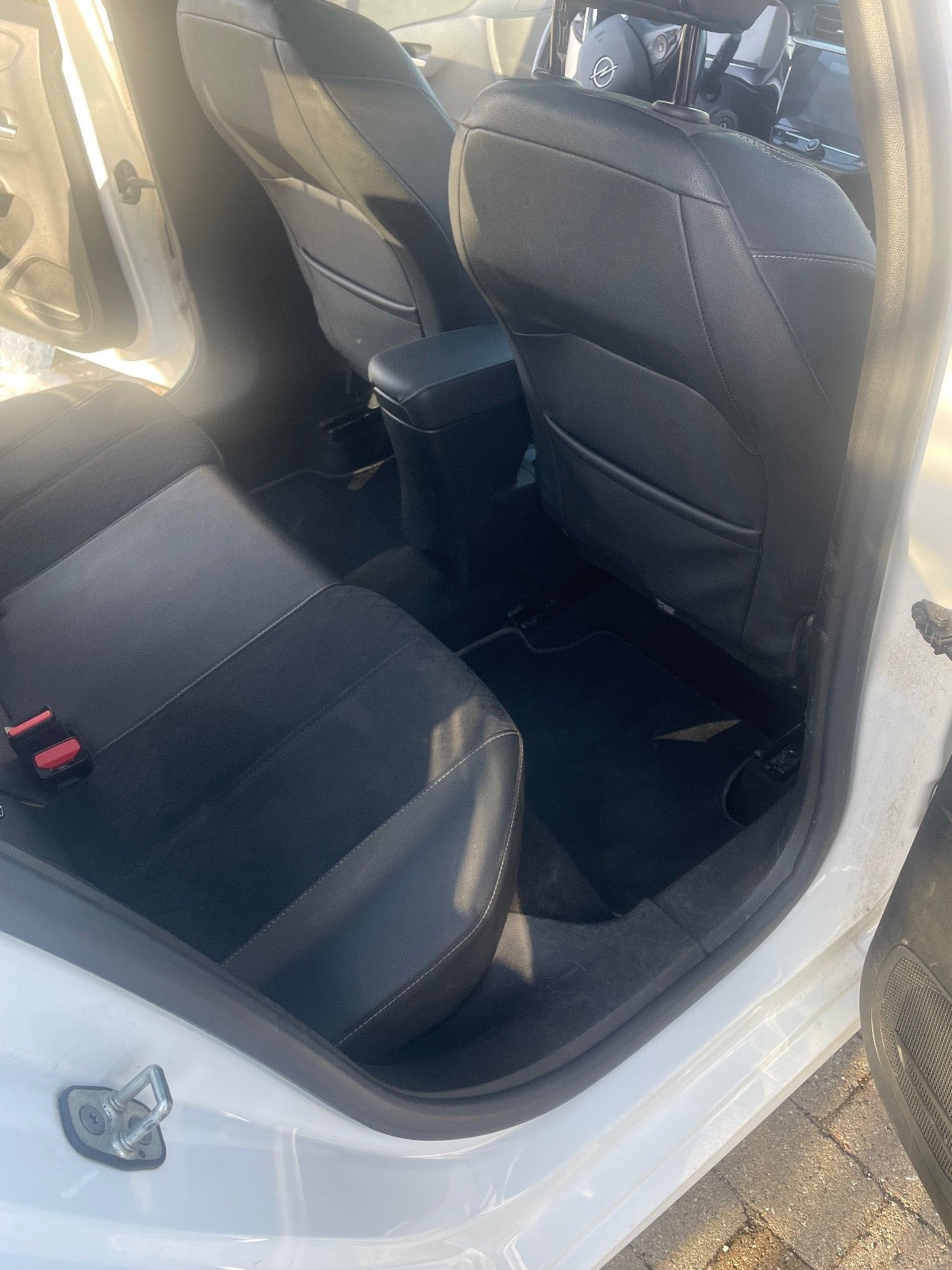 Hvid Opel Corsa fra 2021