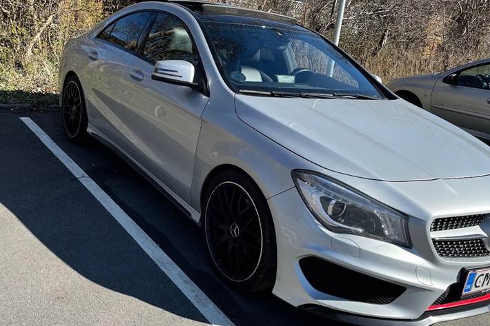 Grå Mercedes CLA250 fra 2014