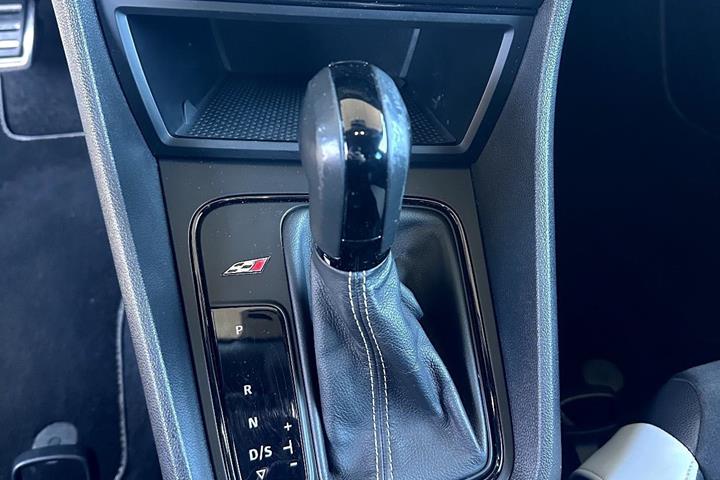 Sort Seat Leon fra 2015