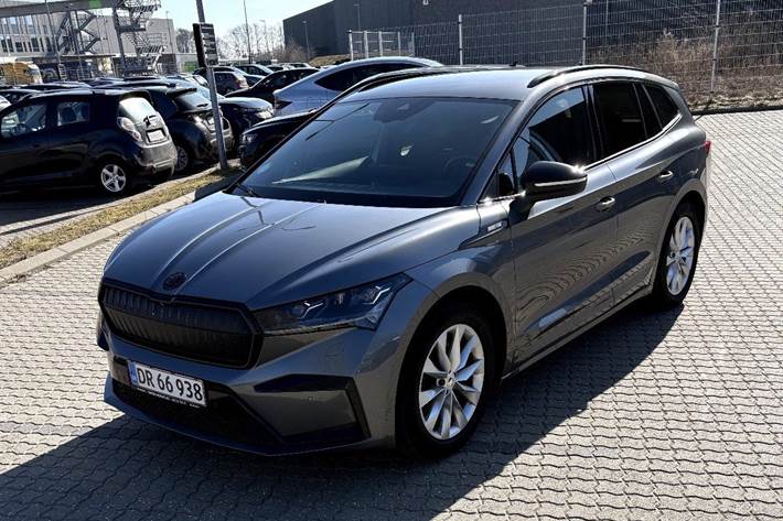 Grå Skoda Enyaq fra 2023