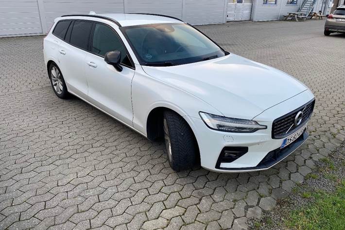 Hvid Volvo V60 fra 2019