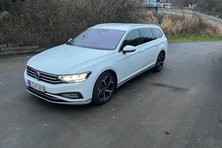 Hvid VW Passat fra 2020