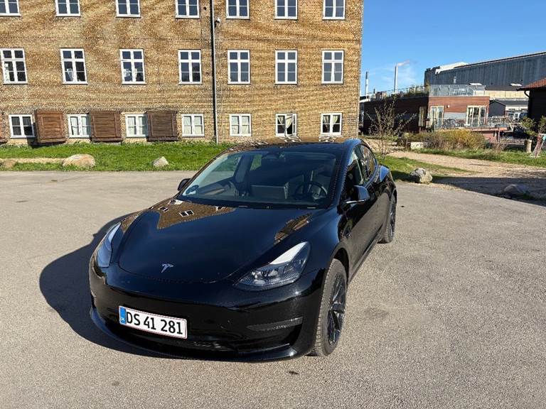 Tesla Model 3 Long Range RWD