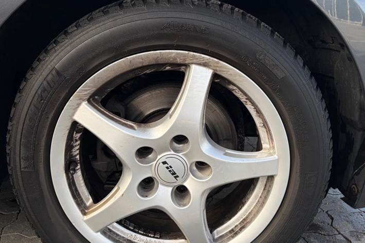 Grå BMW 118d fra 2018
