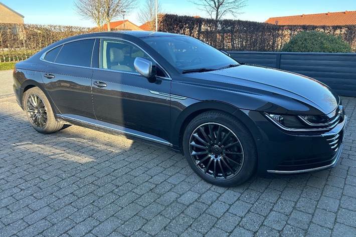 Sort VW Arteon fra 2019