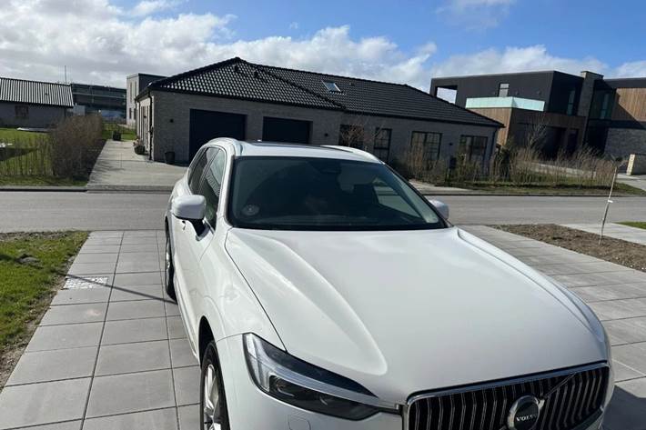 Hvid Volvo XC60 fra 2022
