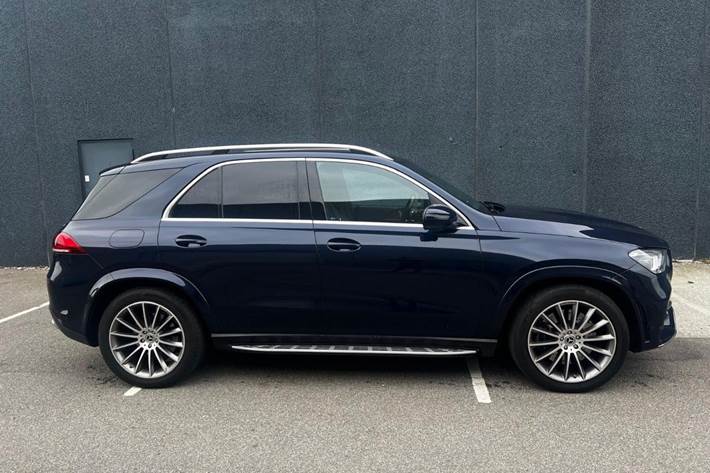 Blå Mercedes GLE350 de fra 2022