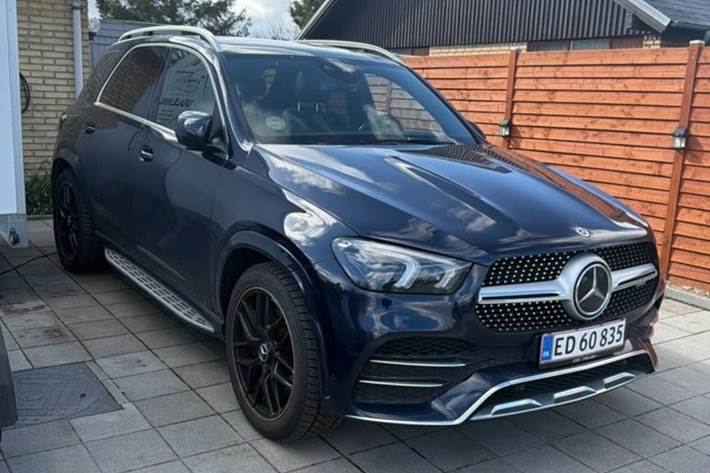 Blå Mercedes GLE350 de fra 2022