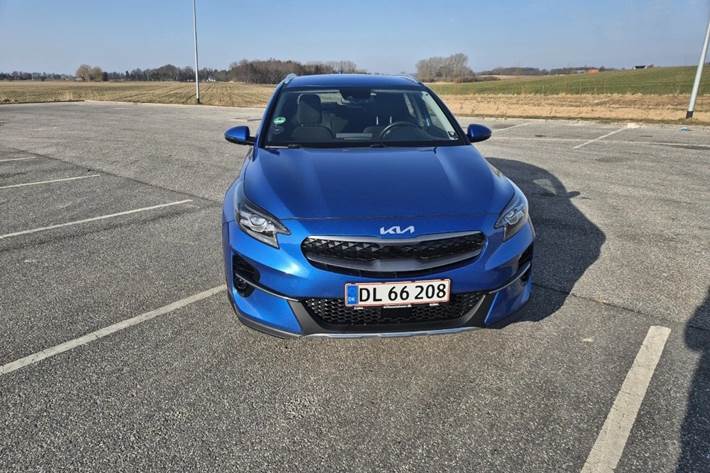 Blå Kia XCeed fra 2022