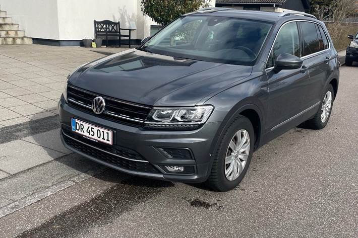 Grå VW Tiguan fra 2020