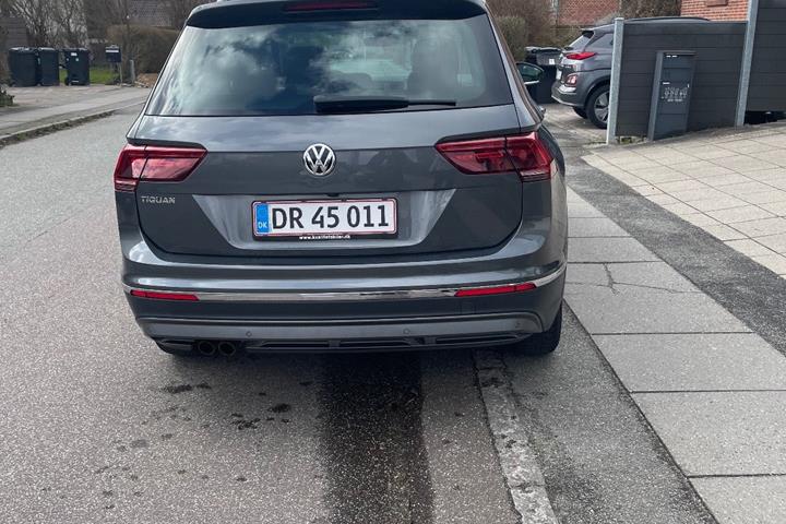 Grå VW Tiguan fra 2020