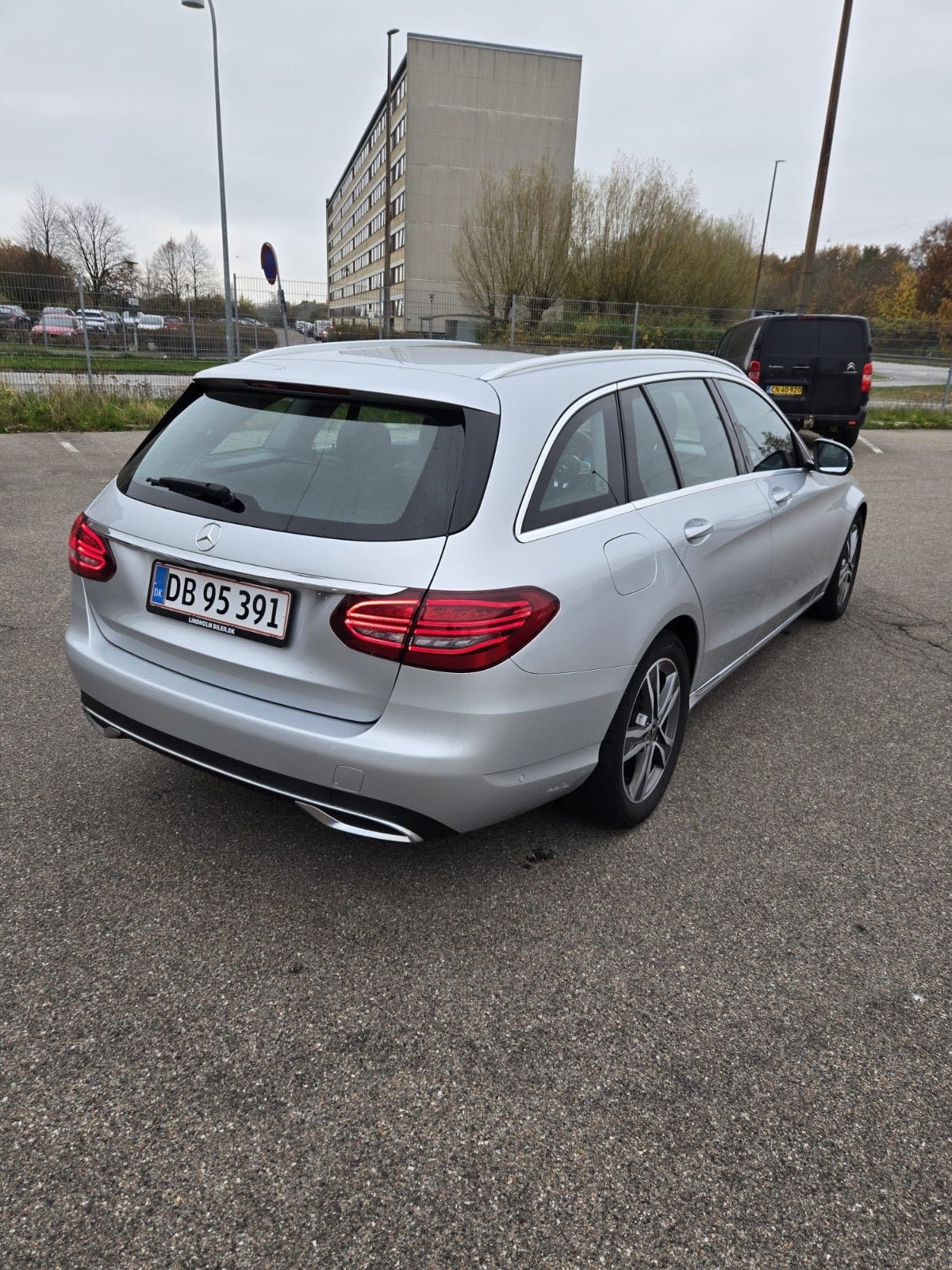 Sølv Mercedes C200 d fra 2020