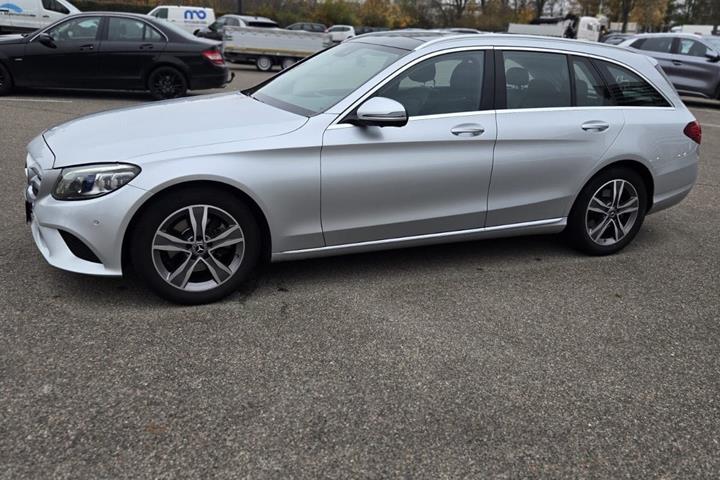 Sølv Mercedes C200 d fra 2020